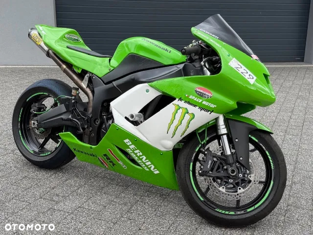 Kawasaki ZXR - 12