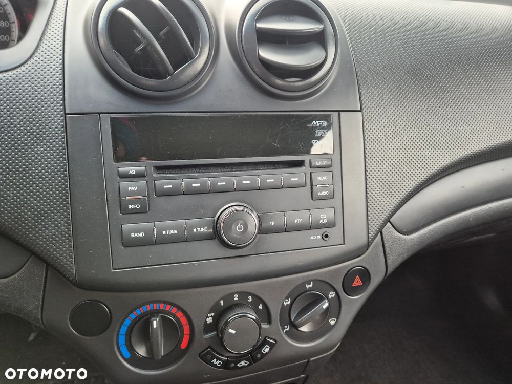 Chevrolet Aveo 1.2 16V Base - 8