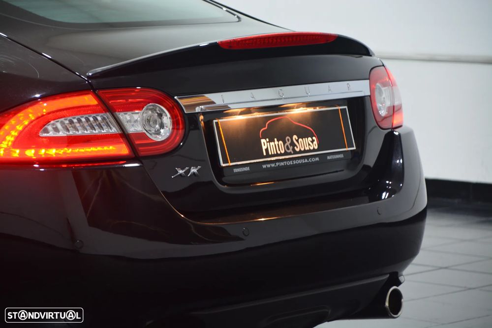 Jaguar XK 5.0 V8 Portfolio - 7