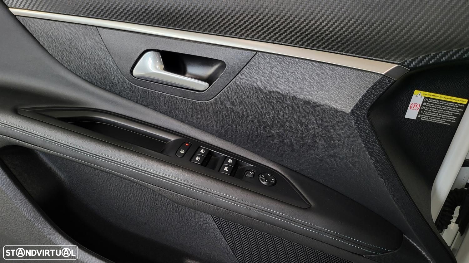 Peugeot 3008 1.6 Hybrid Allure e-EAT8 - 11