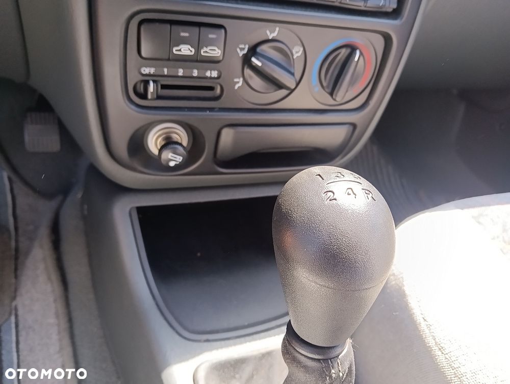 Hyundai Accent 1.3 GLS - 10
