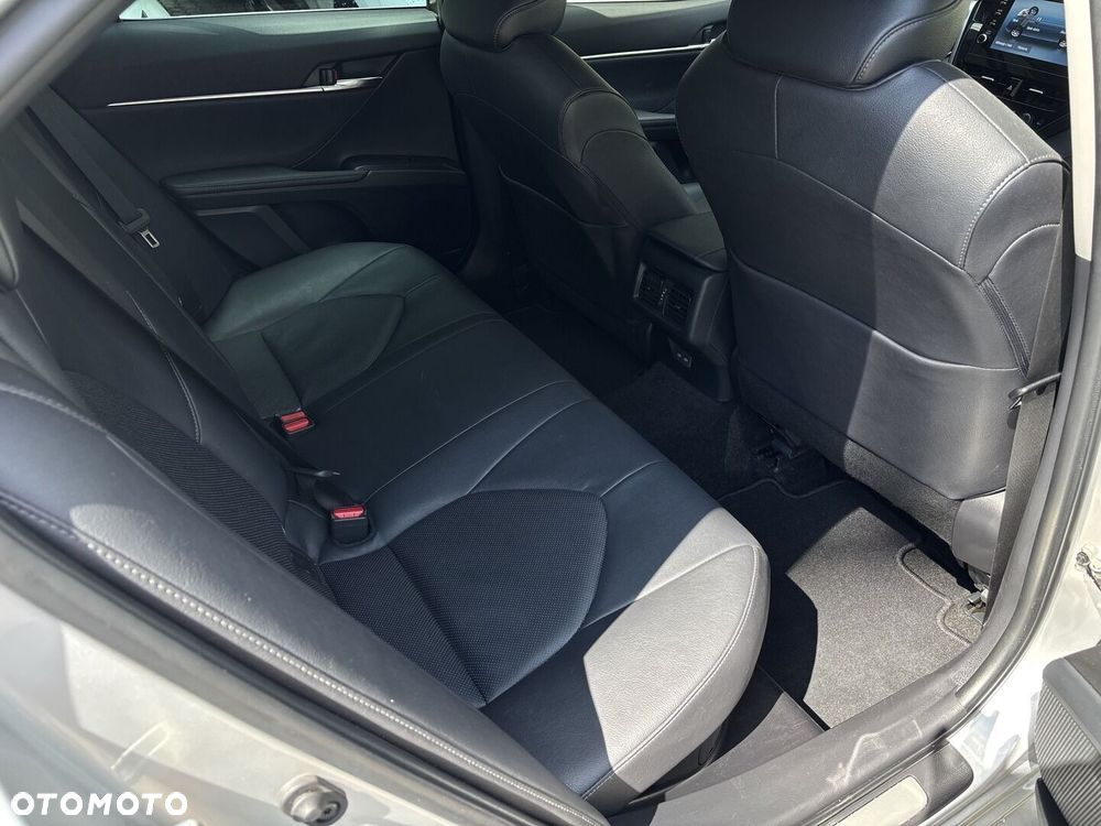 Toyota Camry 2.5 Hybrid Executive CVT - 28