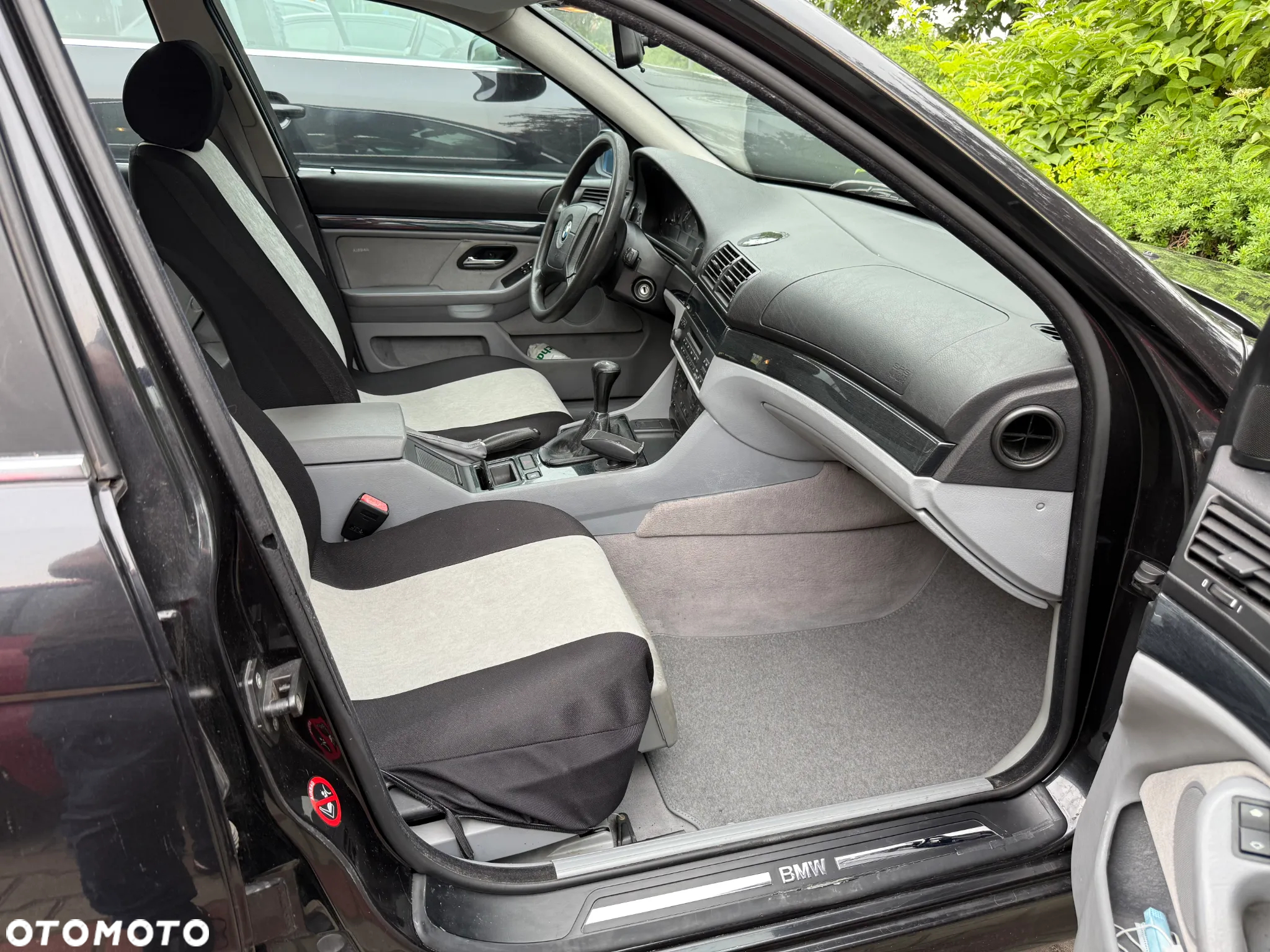 BMW Seria 5 523i - 24