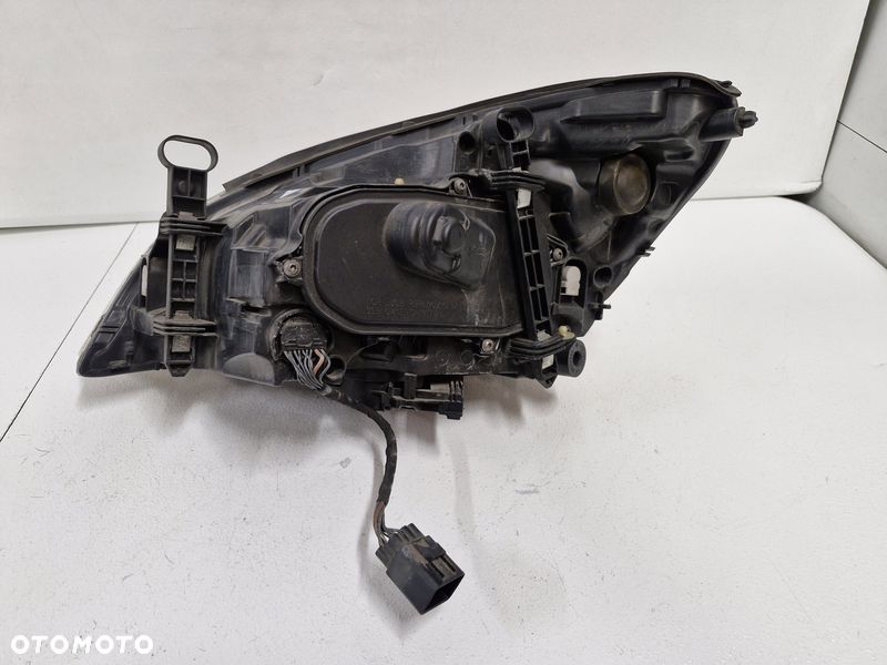 volvo s60 2 ii lampa prawy przód prawa przednia reflektor xenon ksenon uk 31299993 - 7