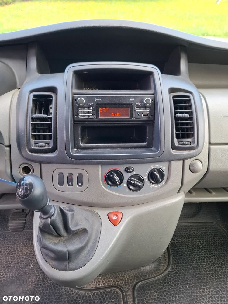 Opel Vivaro - 10