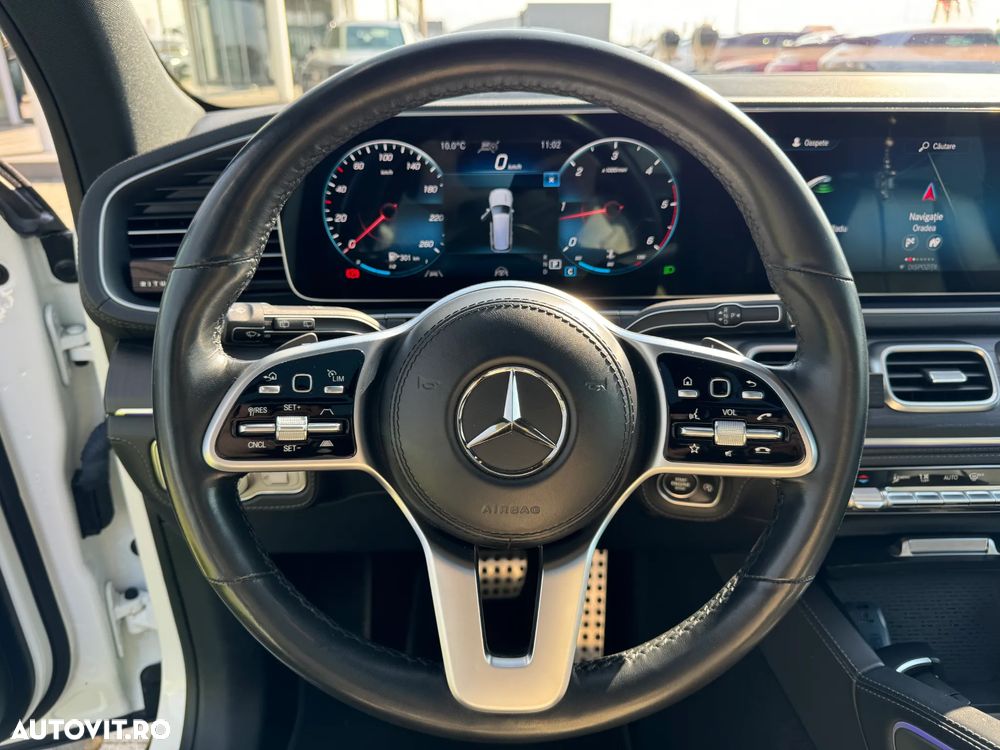 Mercedes-Benz GLS - 12