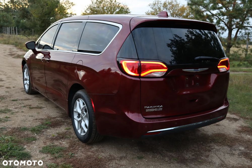 Chrysler Pacifica - 29