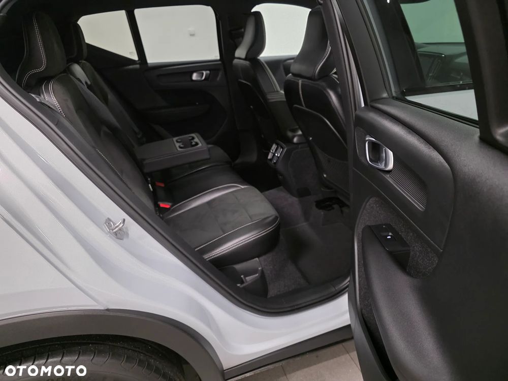Volvo XC 40 D3 SCR R-Design - 29