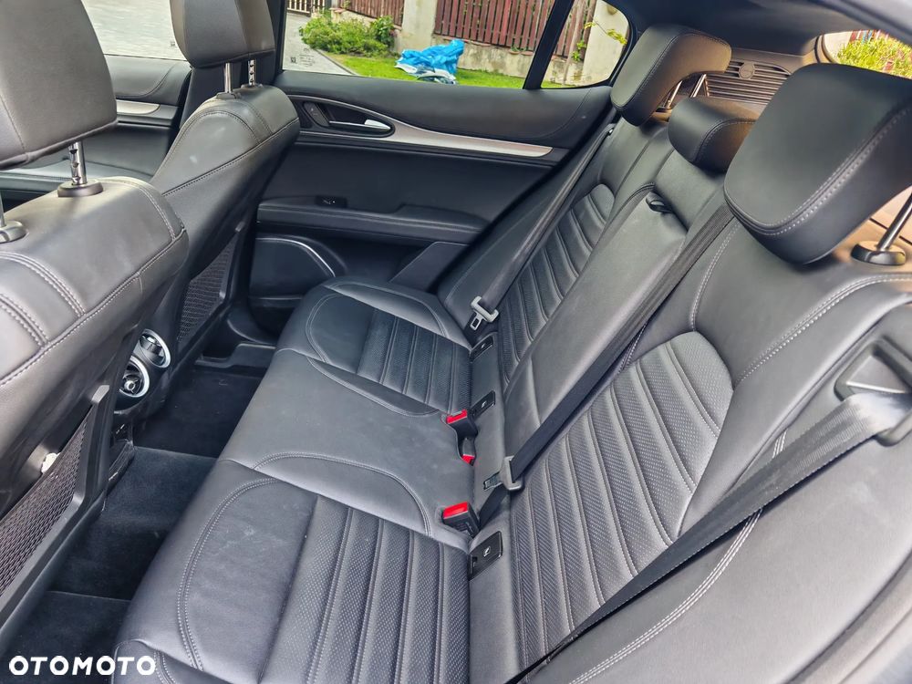 Alfa Romeo Stelvio 2.0 Turbo Veloce Q4 - 10