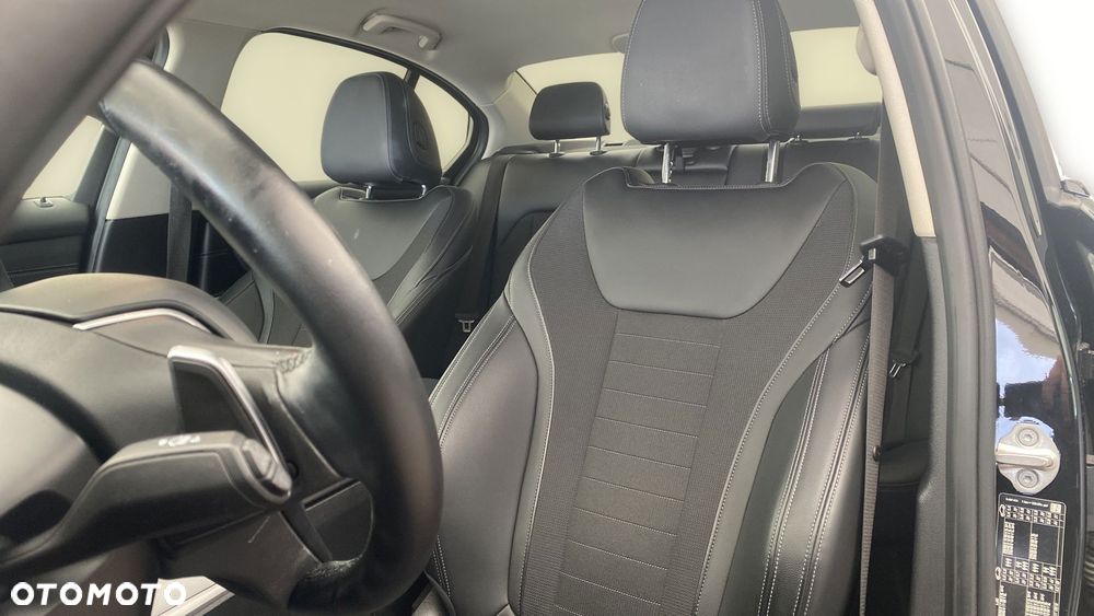 BMW Seria 3 318i - 11