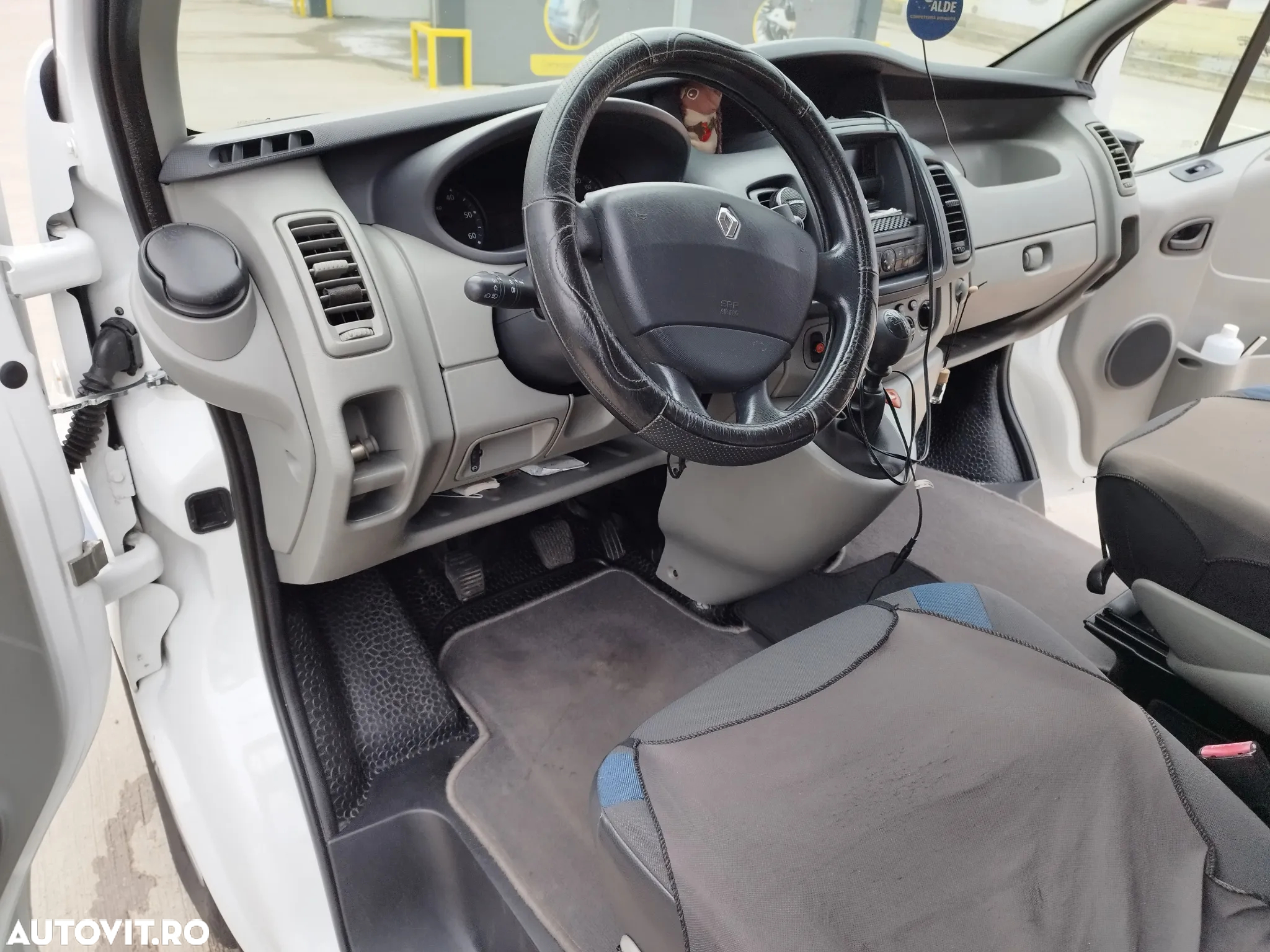 Renault TRAFIC - 13