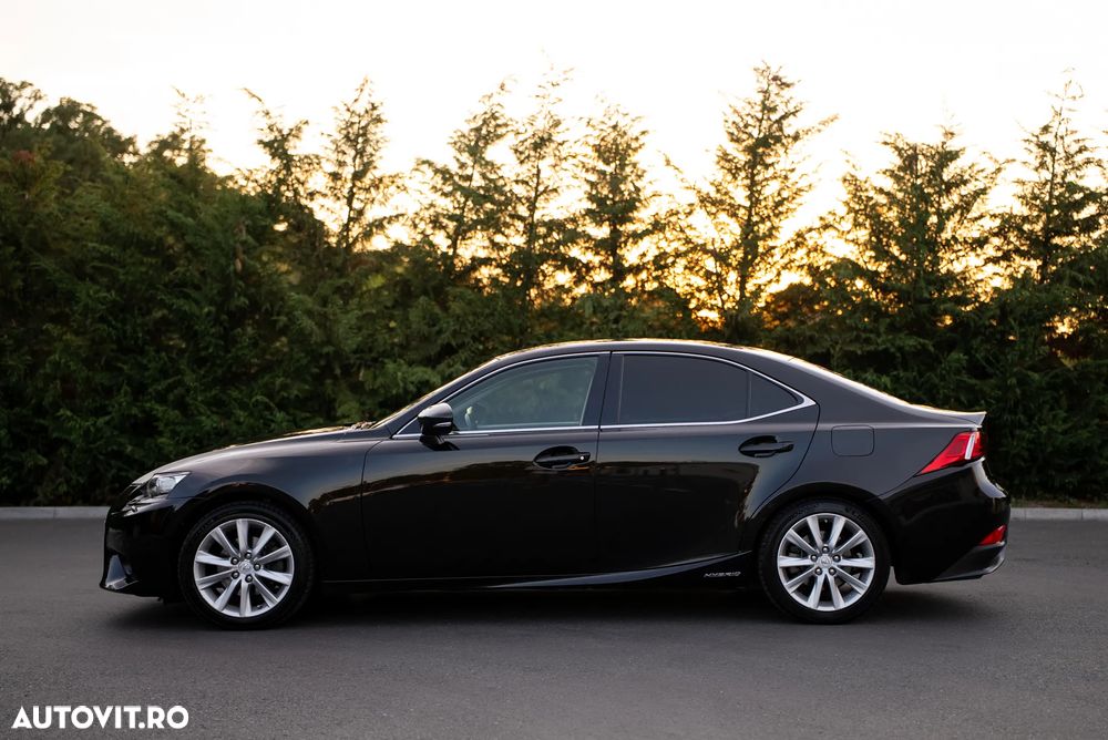 Lexus Seria IS 300h Aut. Executive - 2
