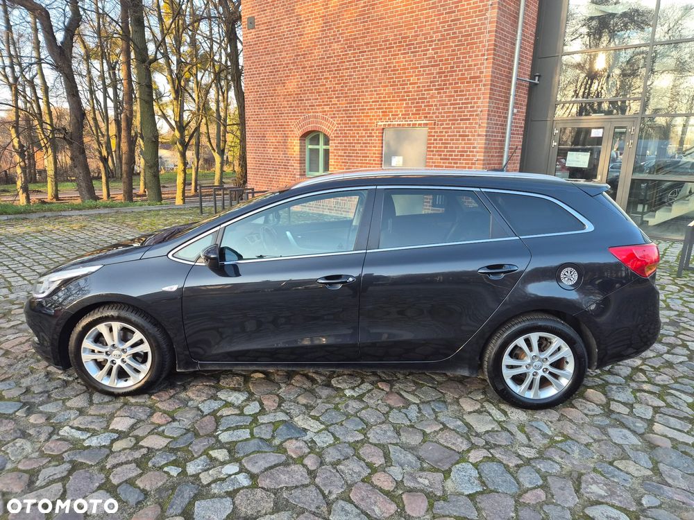 Kia Ceed 1.6 GDI Dream-Team Edition - 12