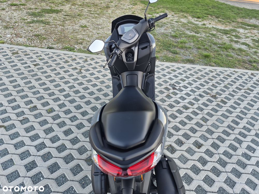 Yamaha NMAX - 11