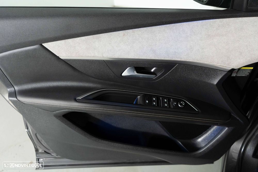 Peugeot 3008 1.6 Hybrid GT e-EAT8 - 19