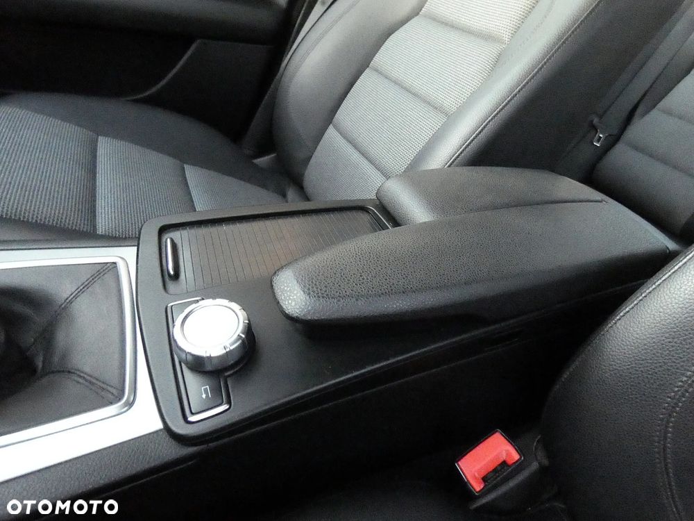 Mercedes-Benz Klasa C 180 Kompressor Avantgarde - 33