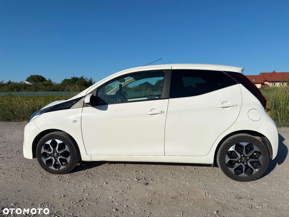 Toyota Aygo x-play - 3