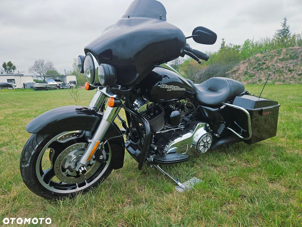 Harley-Davidson Touring Street Glide - 3