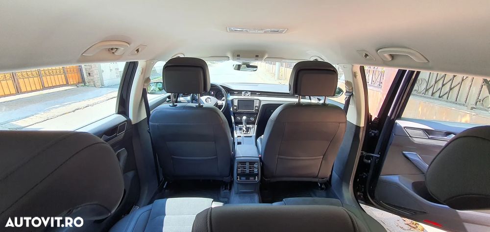 Volkswagen Passat 2.0 TDI DSG Highline - 24