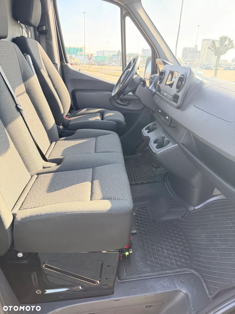 Mercedes-Benz SPRINTER - 16
