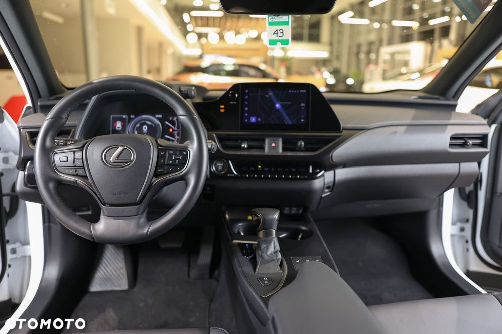 Lexus UX - 8