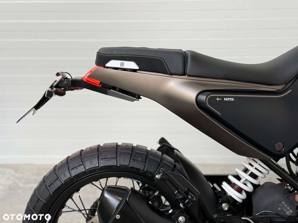 Husqvarna Svartpilen - 19