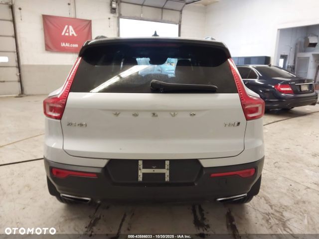 Volvo XC 40 T5 AWD R-Design - 11