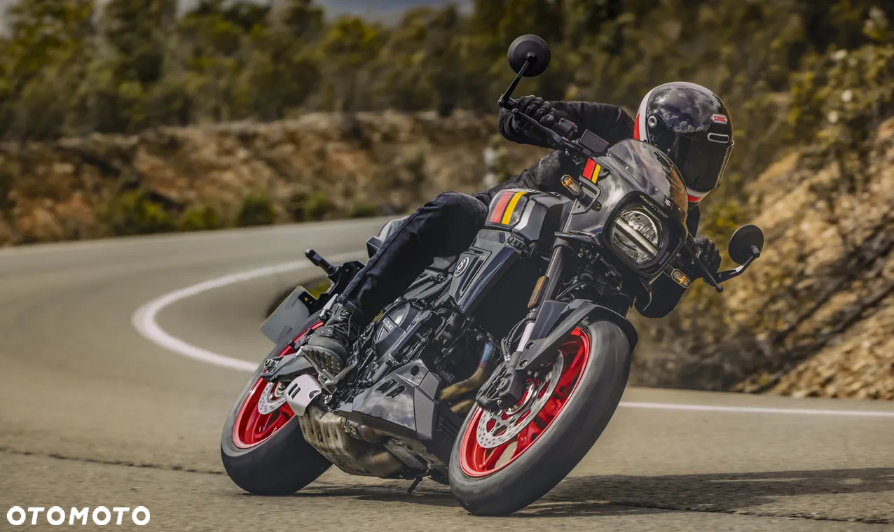 Suzuki GSX - 4