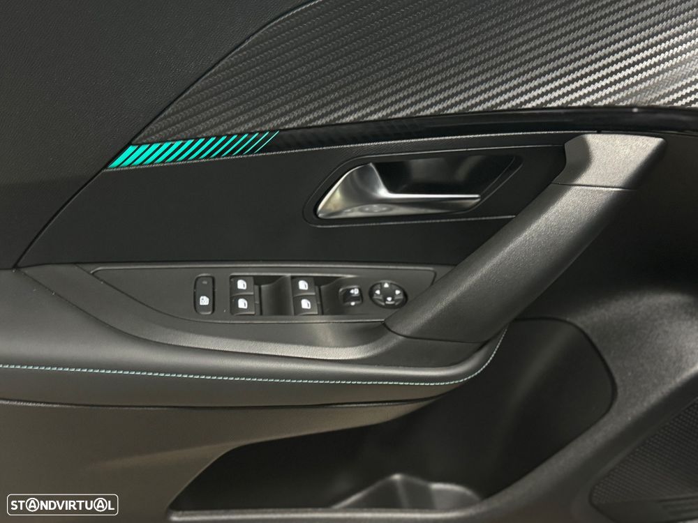 Peugeot 2008 1.2 PureTech Allure Pack EAT8 - 15