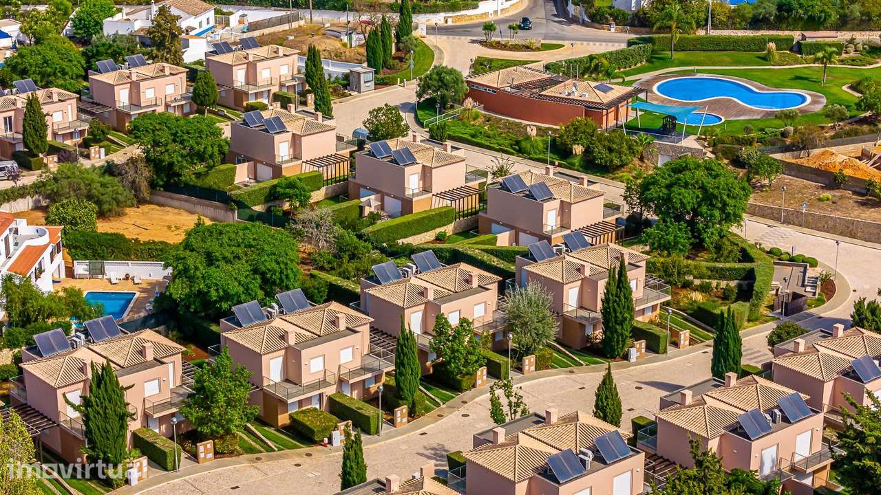 Moradia T2+1 de Luxo em Condomínio Exclusivo no Algarve - Grande imagem: 2/42