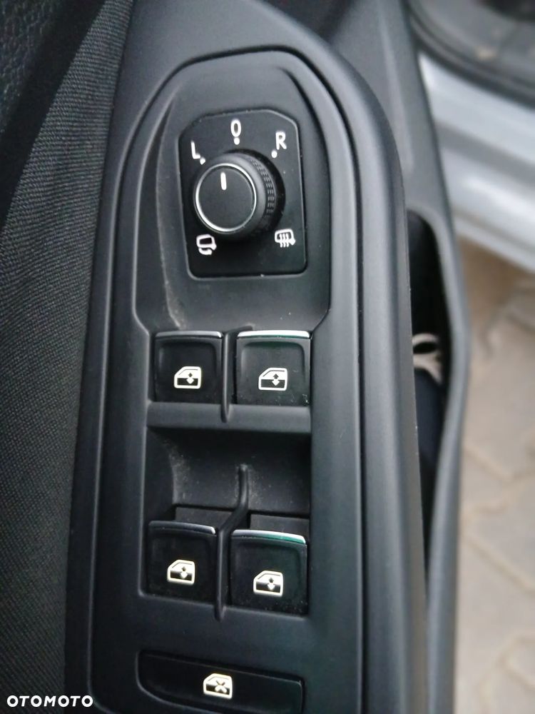 Volkswagen Golf - 29