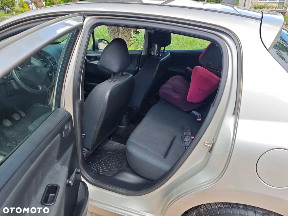 Peugeot 207 - 17