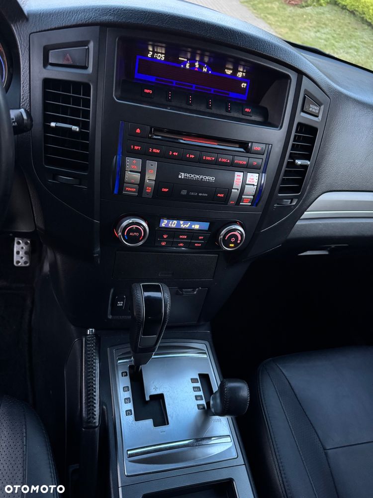 Mitsubishi Pajero 3.2 DI-D Automatik Intense - 29