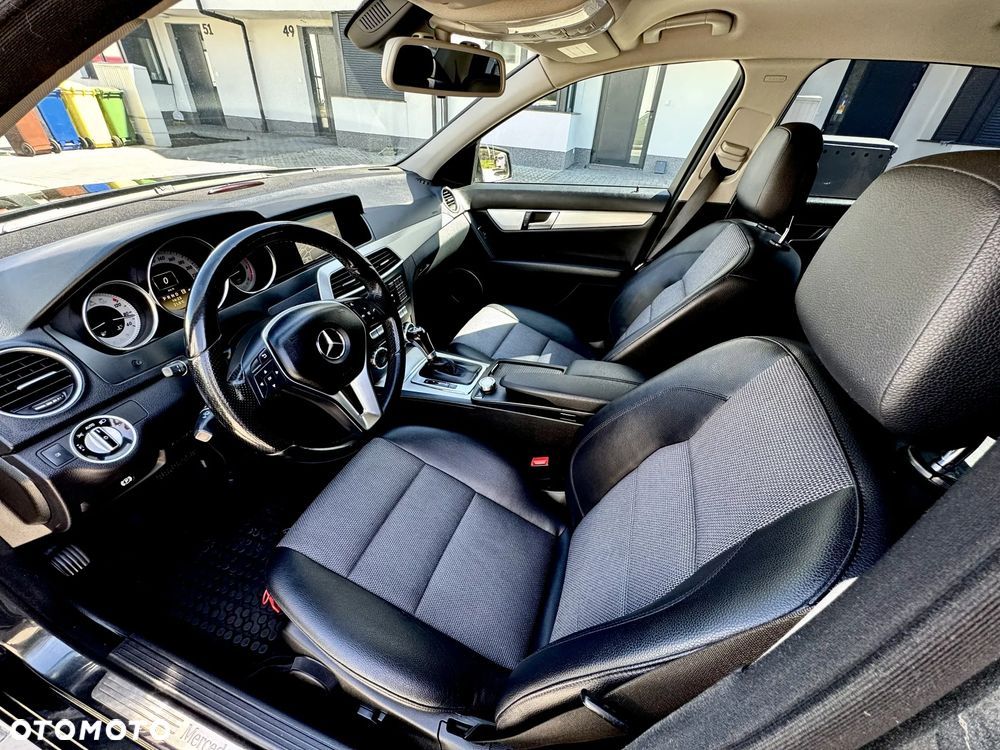 Mercedes-Benz Klasa C 200 CDI DPF (BlueEFFICIENCY) 7G-TRONIC Avantgarde - 7