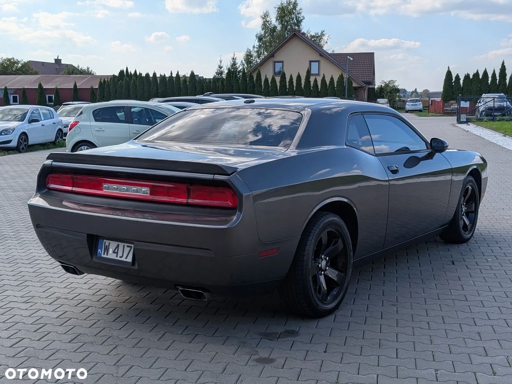 Dodge Challenger - 15
