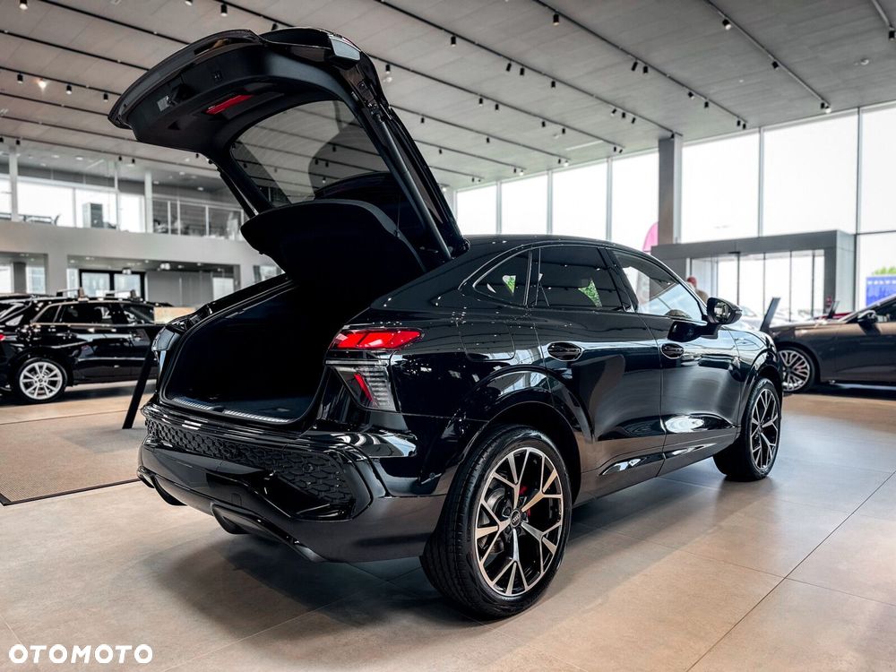 Audi Q3 Sportback - 12