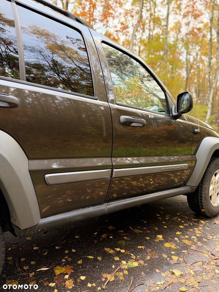 Jeep Liberty 3.7 4x4 - 12