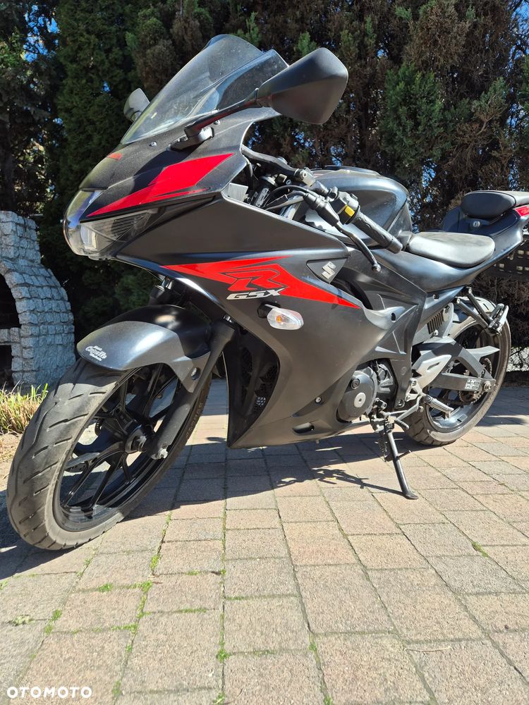 Suzuki GSX - 3