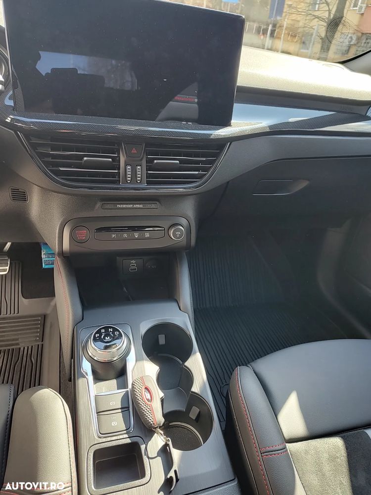 Ford Focus 2.3 Ecoboost 7DCT ST X - 26