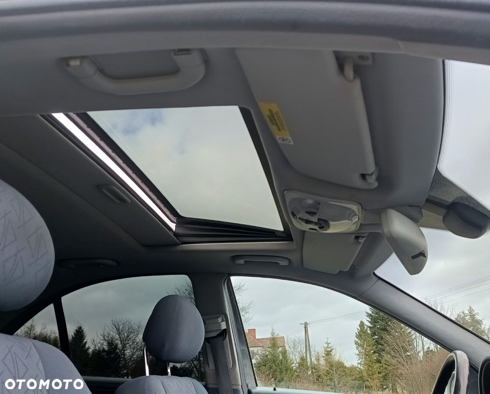 Mercedes-Benz Klasa C 240 T 4Matic Elegance - 5