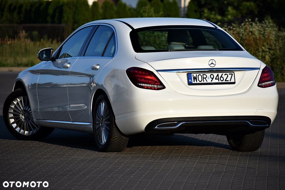 Mercedes-Benz Klasa C 180 9G-TRONIC Exclusive - 28