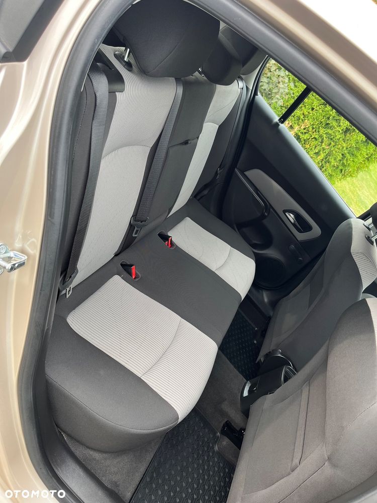 Chevrolet Cruze 1.7 LT - 18