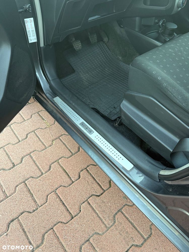 Toyota Yaris - 17