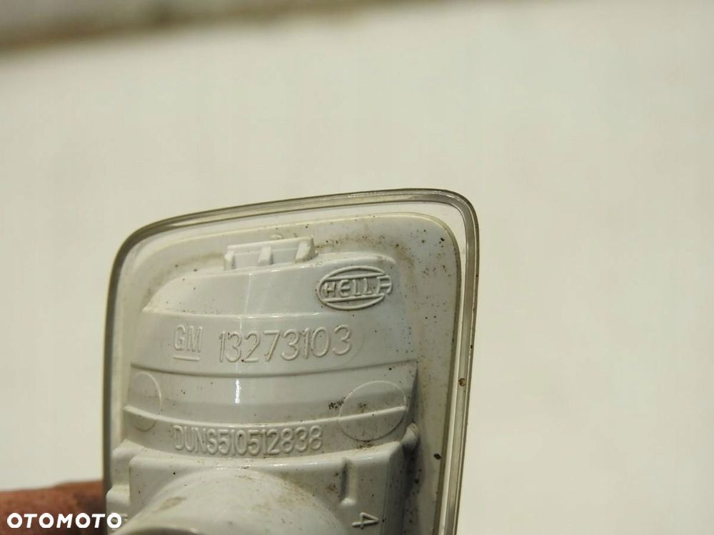 KIERUNKOWSKAZ BŁOTNIKA LEWY OPEL ASTRA J 13273103 - 5