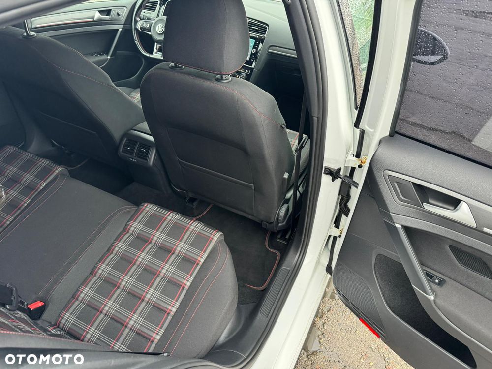 Volkswagen Golf GTI 2.0 TSI OPF DSG Performance - 19