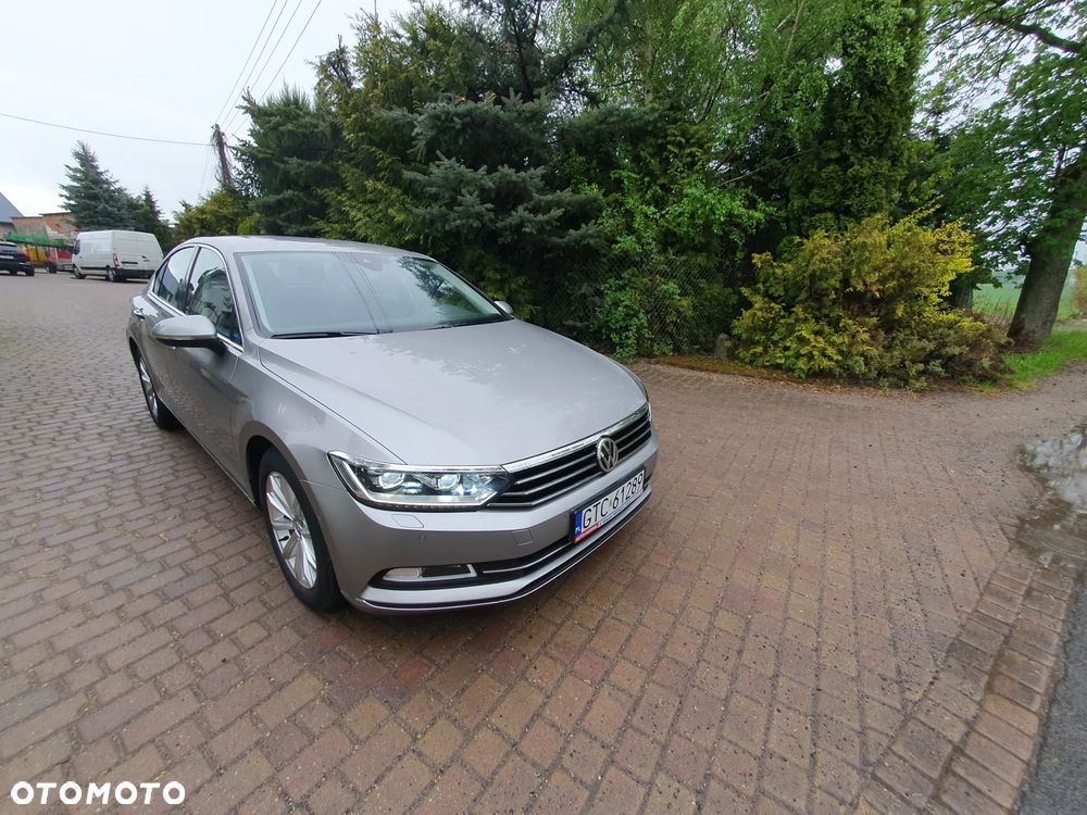 Volkswagen Passat 2.0 TDI SCR DSG Highline - 2