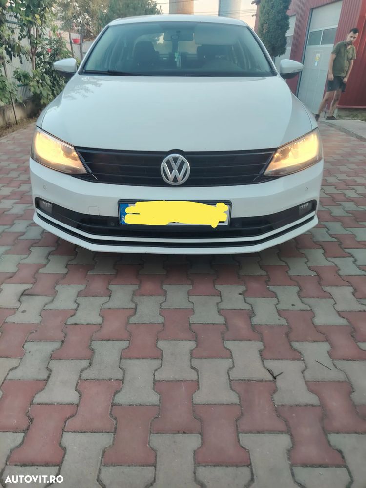 Volkswagen Jetta 2.0 TDI Comfortline - 4