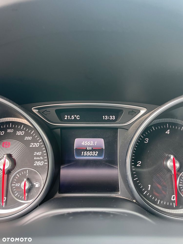 Mercedes-Benz CLA 180 d - 12