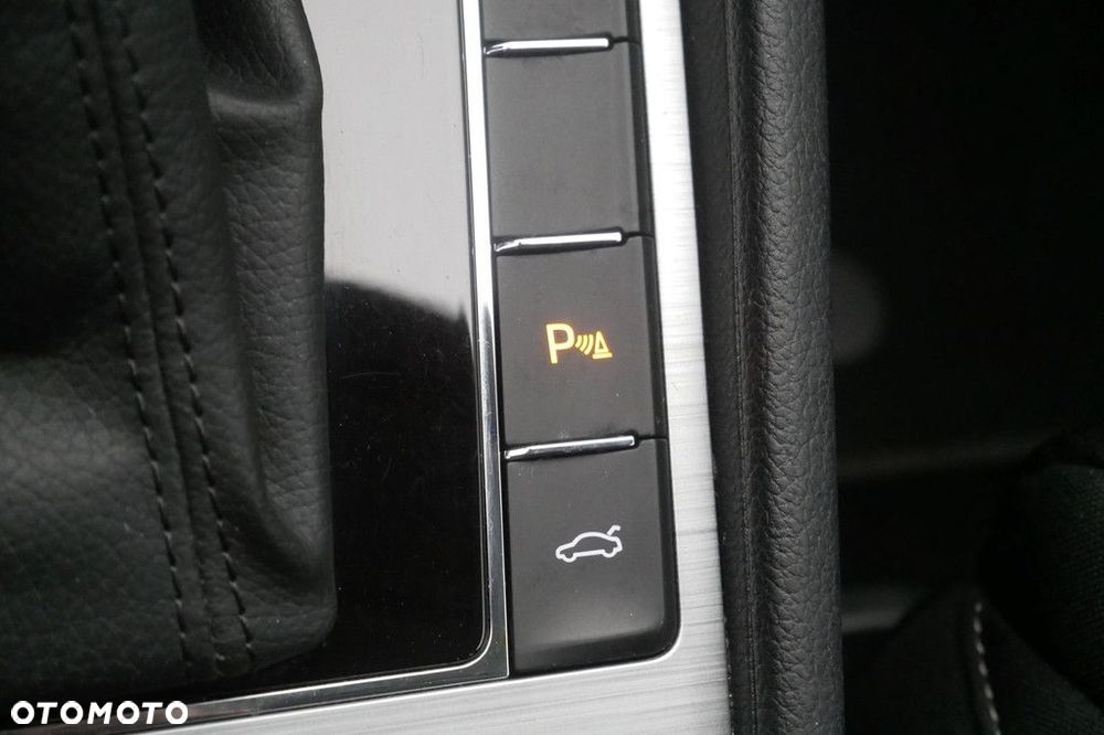 Skoda Superb 2.0 TSI Ambition DSG - 19