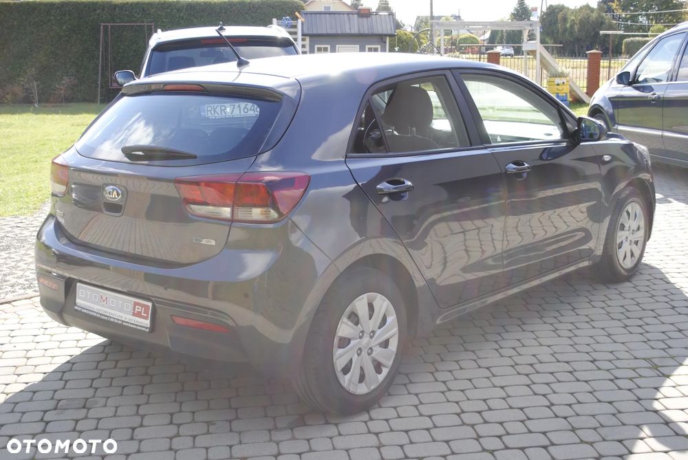 Kia Rio - 7